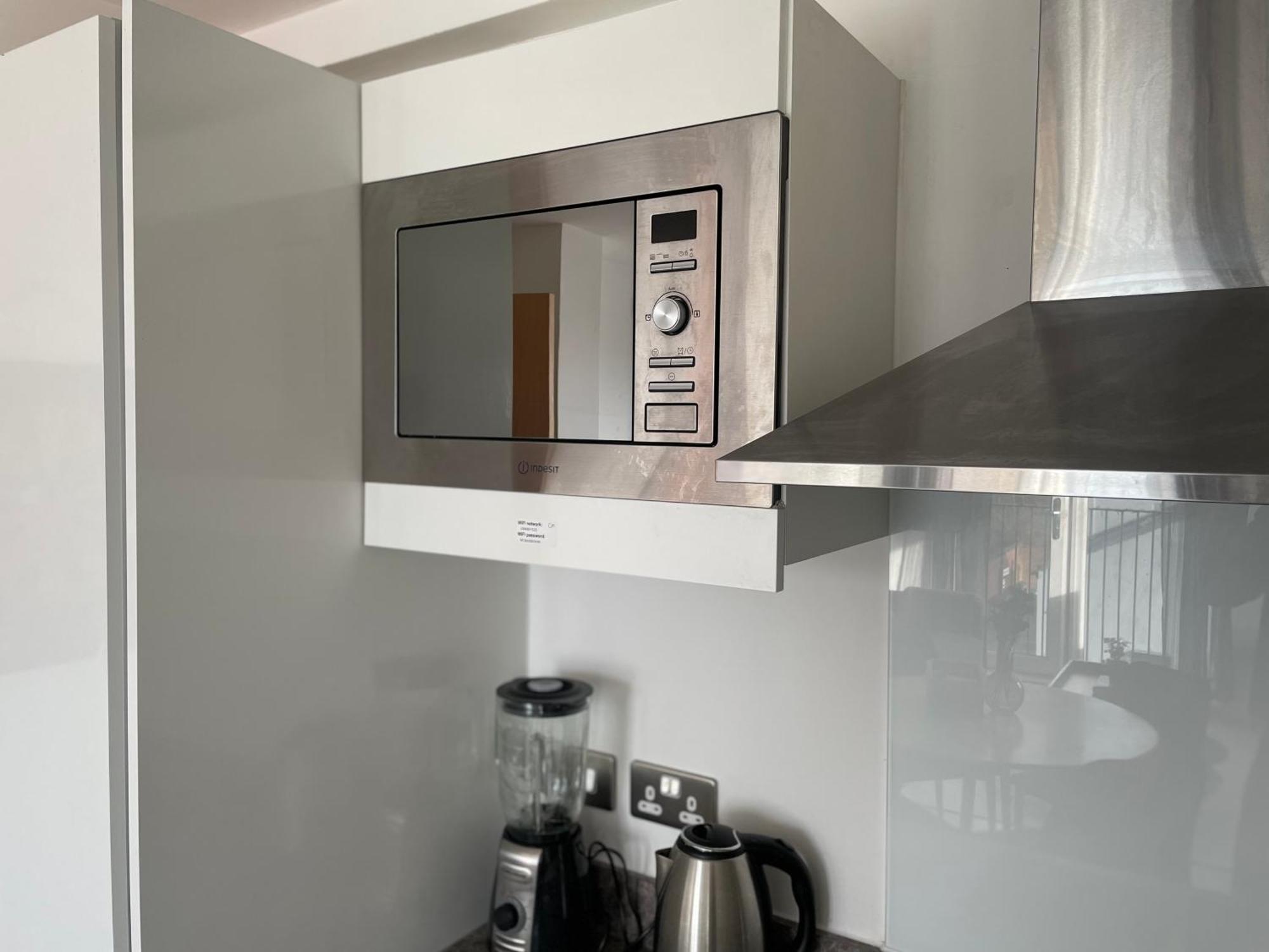 Relaxing 1-Bed Flat In Salford With Street Parking Apartment Manchester Exterior photo
